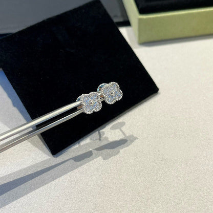 [Garvey ]CLOVER MINI DIAMOND STUD EARRINGS