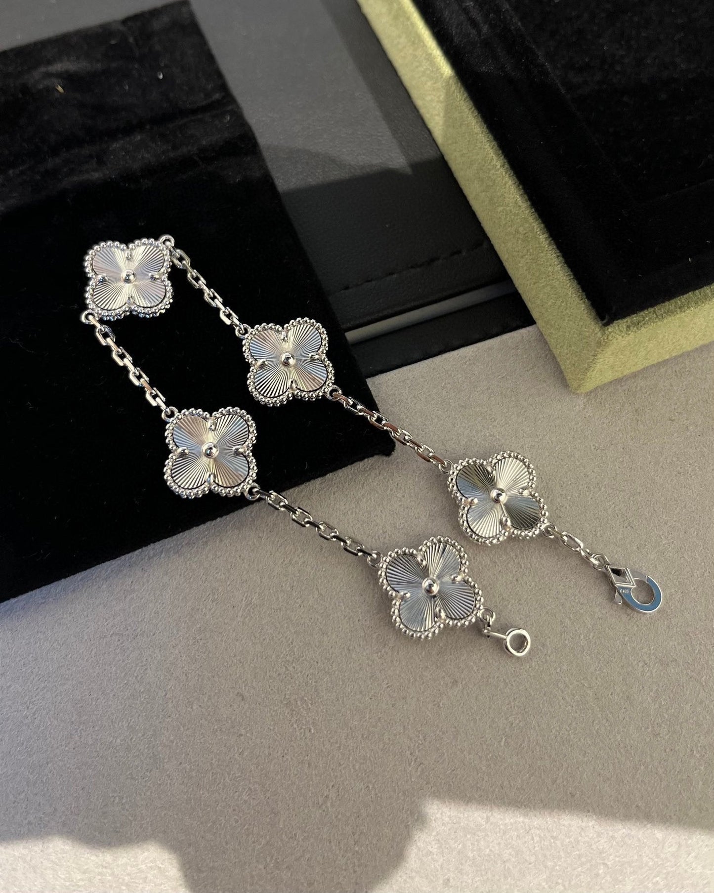 [Garvey]LUCKY CLOVER 5-MOTIF BRACELET - LASER COLLECTION