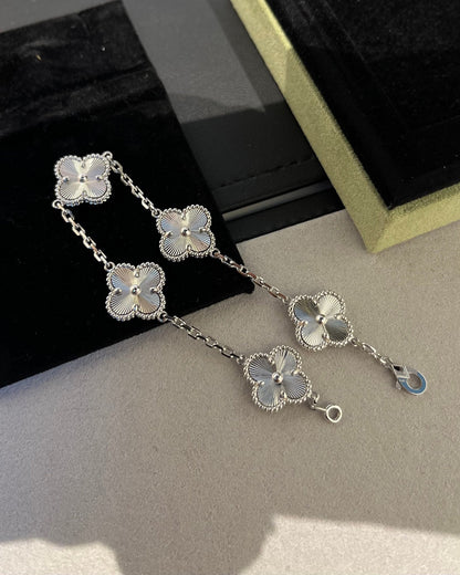 [Garvey]LUCKY CLOVER 5-MOTIF BRACELET - LASER COLLECTION